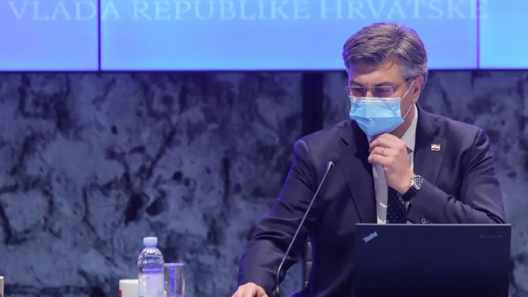 Plenkoviću zbog rođenja sina stižu čestitke, oporba: 'To je najljep&scaron;a moguća funkcija koju obna&scaron;a&scaron;, bolja od premijerstva'