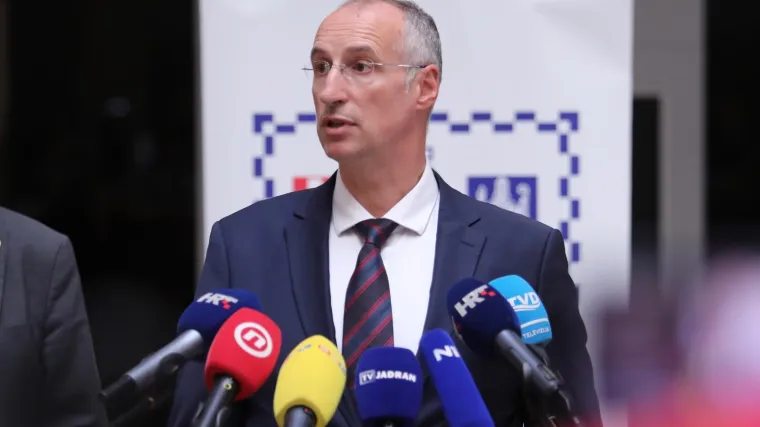 Ustavni stručnjak: Ostavka gradonačelnika Puljka i zamjenika prvi je takav slučaj u RH