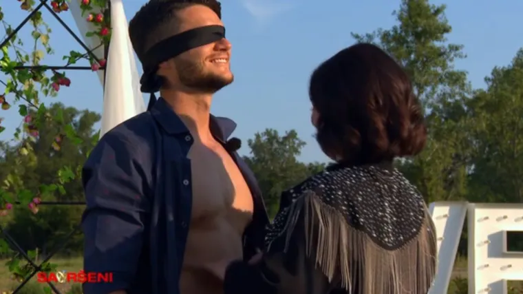 Otkrivaju se klanovi, padaju maske, a počinju i vatrena diranja s povezom na očima: Uzbudljiv dan u 'Gospodinu Savršenom'