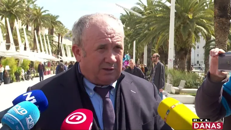 Izbori u Splitu neizvjesni, ali atmosfera se zahuktala. Kerum odbio pozdraviti Puljka i Ivo&scaron;evića, HDZ traži kandidata