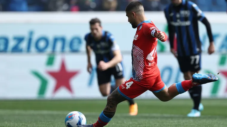 Atalanta postavila živi zid. Onda je loptu u ruke uzeo Insigne. Bergamo je zanijemio