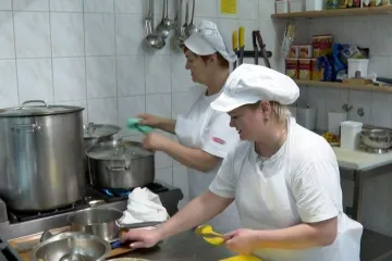 Poznati lički ugostitelj primio 250 ukrajinskih izbjeglica, a neke je već i zaposlio: 'Kuhar kuhara razumije'