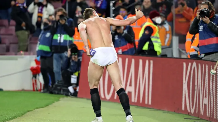 &Scaron;aljivi Ivan Rakitić komentirao skidanje na nogometnom travnjaku: 'Dao sam sve od sebe'