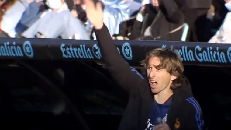 Pogledajte kako je Luka Modrić preuzeo trenersku ulogu u Realu: 'Diži se odmah&hellip;koja budala, majko mila'