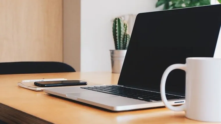 Kako prebaciti slike sa mobitela na laptop?