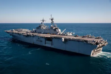 Procurile informacije o novom uznemirujućem incidentu, američki ratni brod vrebala dva NLO-a!