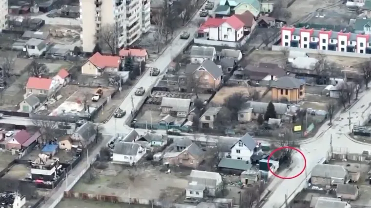 Dru&scaron;tvenim mrežama &scaron;iri se uznemirujuća snimka: Rusi rafalnom paljbom ubili biciklista koji je mirno prolazio ulicom