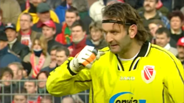 Prisjetite se kako je nevjerojatnim autogolom Tomislav Piplica prije 20 godina u&scaron;ao među nogometne ikone Bundeslige