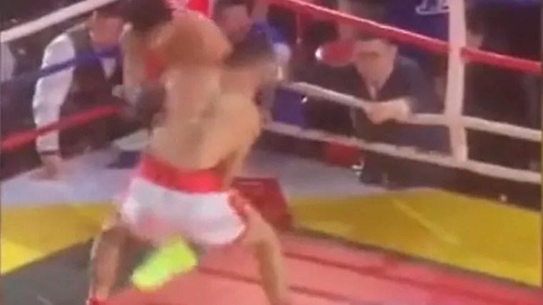 Hrvanje je zabranjeno u boksu? Kinez koji je u&scaron;ao u ring s Japancem smatrao je drugačije...