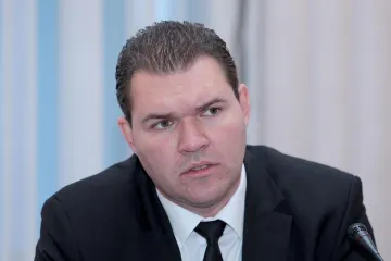 Poznati kriminalist i političar osumnjičen da je zatočio ženu u hotelskoj sobi i silovao je: Prije toga se drogirali