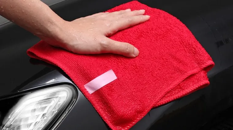 Kako ispolirati plastiku na autu?