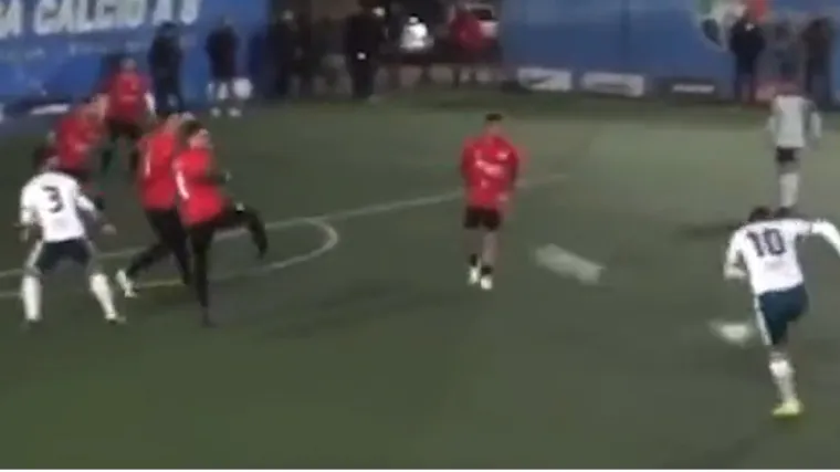 Princ Rima trpa i u mirovini: Pogledajte četiri prekrasna Francesca Tottija na amaterskom turniru