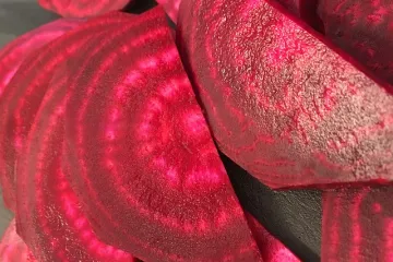 Salata od cikle i jabuke osvježavajući i ukusan prilog