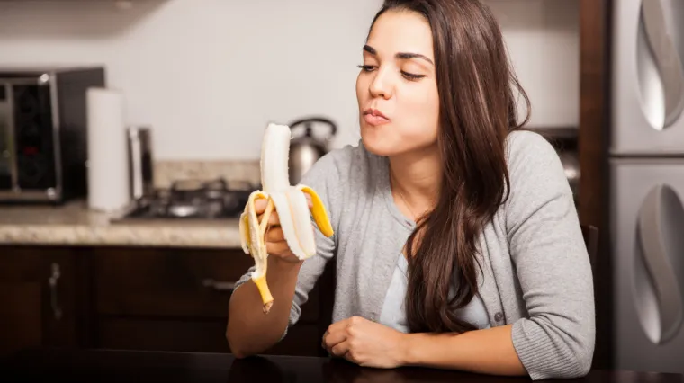 Svakodnevni seksizam: Od trčanja, jedenja banane i sladoleda, do spuštanja po stvari