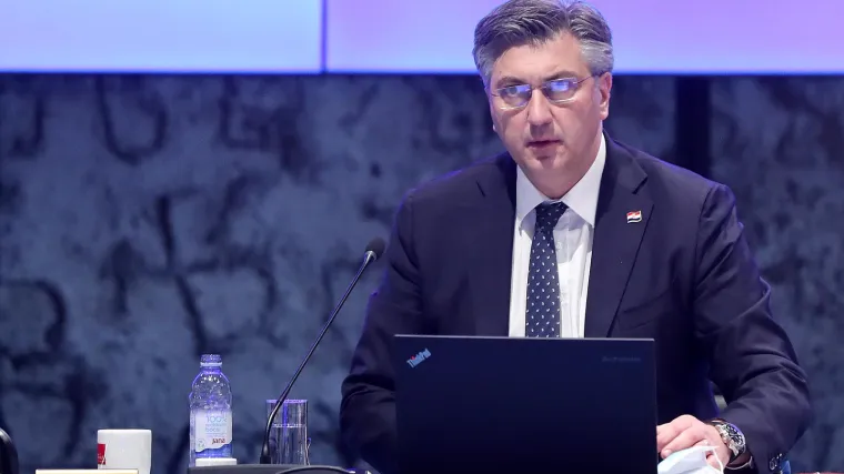 Plenković o ukidanju mjera: 'Život se vraća u normalu. Ipak, treba zadržati oprez, jo&scaron; imamo ljude koji umiru'