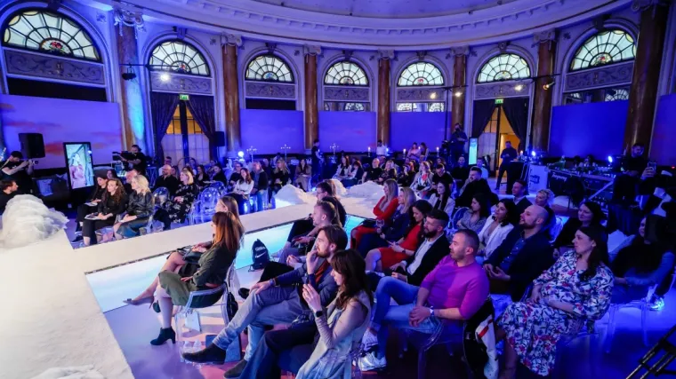 Gosti Ane Radišić u prepunoj Smaragdnoj dvorani hotela Esplanade oduševili publiku svojim iskrenim priznanjima i inspirativnim pričama