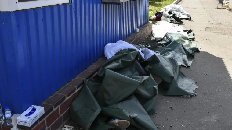 Zelenski traži 'globalni odgovor' za napad na stanicu. Svjedoci u &scaron;oku: 'Vidjela sam okrvavljene ljude i tijela posvuda'