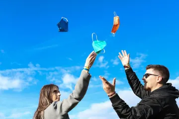 Od danas živimo po 'starom normalnom', ukinute gotovo sve mjere: Na nekim mjestima maske su i dalje nužne