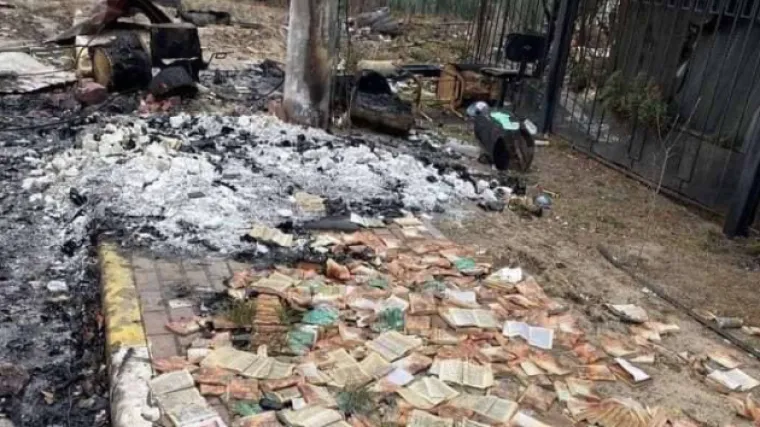 Ukrajinci tvrde da su Rusi u Irpinu spalili stotine Biblija