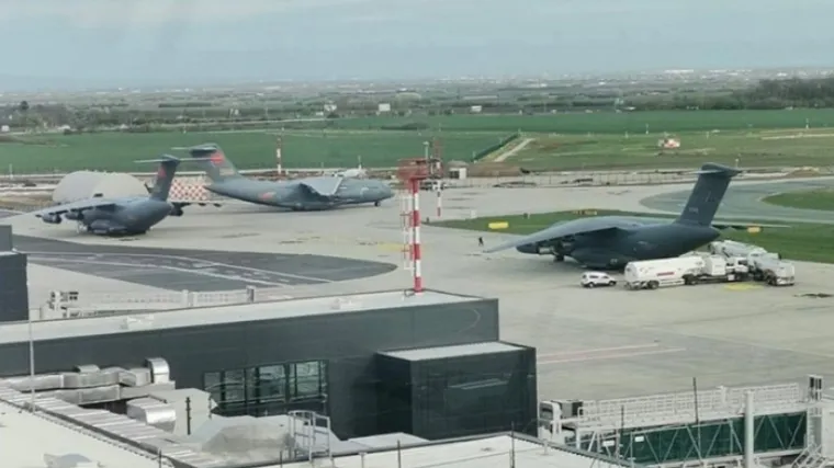 Tajna Vučićeva operacija: &Scaron;est kineskih aviona sletjelo u Beograd, Srbiji navodno isporučili raketni sustav