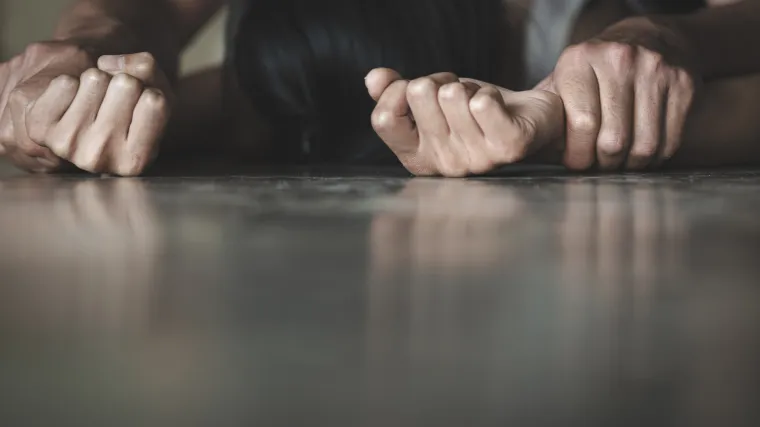 Stra&scaron;na svjedočanstva iz Ukrajine: 'Na ni&scaron;anu pi&scaron;tolja me odveo u obližnju kuću i rekao 'skini se ili ću te upucati''