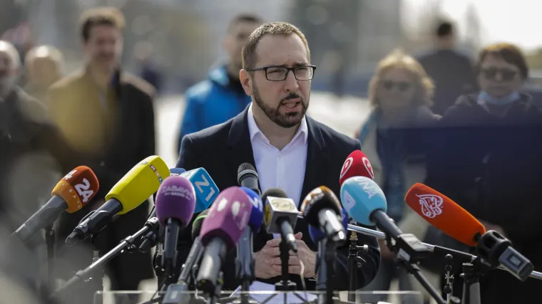 Toma&scaron;ević i Dolenec poručili: 'Umirovljenici će dobiti uskrsnicu od 200 kuna'