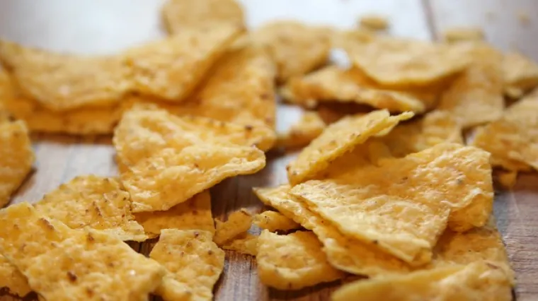 Nachosi s nadjevom od govedine preliveni sirom