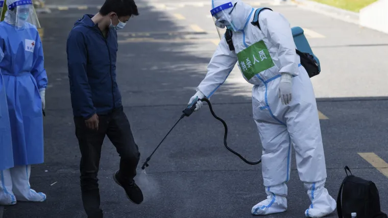 Nikako na kraj &scaron;irenju zaraze: U &Scaron;angaju raste broj zaraženih covidom unatoč mjerama zatvaranja