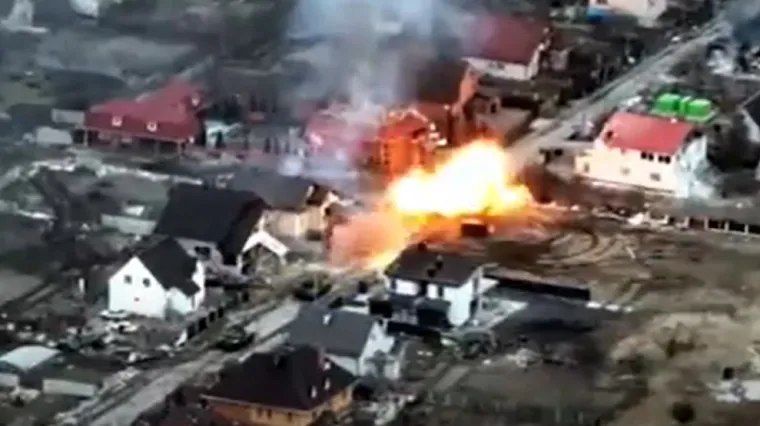 Snimka trenutka kada je uspaničena posada ruskog tenka 'raznijela vlastite suborce'