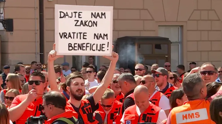 Imaju ga vatrogasci i policajci, ali ne i djelatnici hitne pomoći: Za beneficirani radni staž prosvjedovalo je njih 500