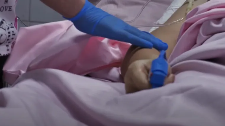 VIDEO Granatiranje željeznice u Kramatorskom mnogima promijenilo život. 10- godi&scaron;nja Jana ostala je bez noge i majke