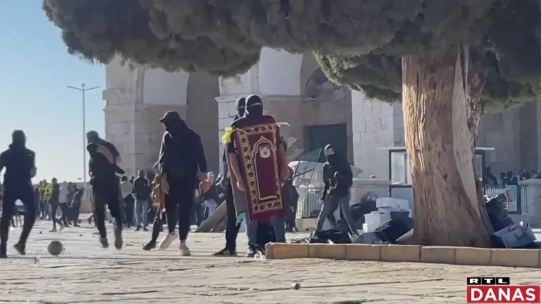 Policija suzavcem i &scaron;ok bombama prema molitvenom mjestu, ozlijeđeno vi&scaron;e od 150 ljudi u Starom gradu Jeruzalemu