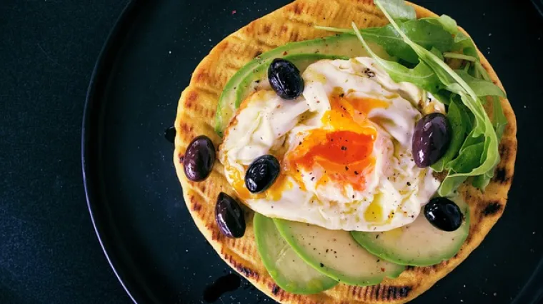 Salata od rikule i jaja jednostvano i ukusno predjelo