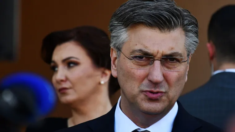 Premijer u čestitki pozvao na pobolj&scaron;anje demografije: 'Pozvani smo brinuti se o budućnosti i opstanku hrvatskog naroda'