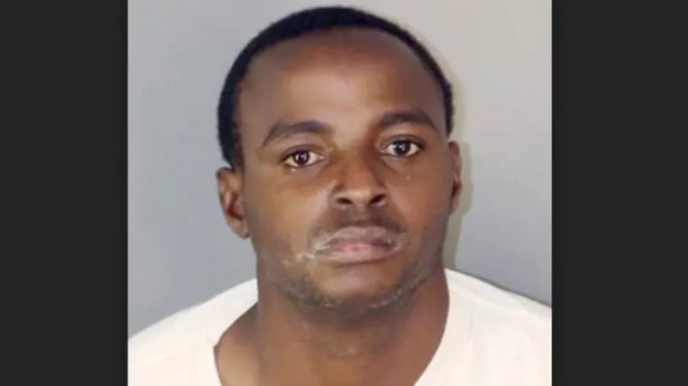 Beskućnik u Kaliforniji bacio ženu na tračnice u trenutku kada je dolazio vlak. Preminula je