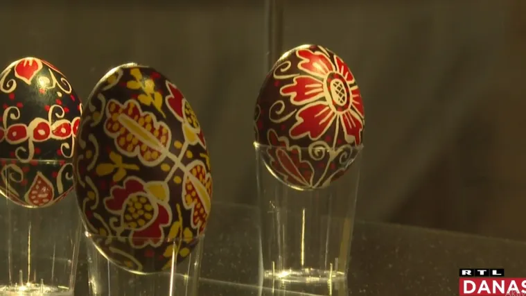 Muzej koji je izložio pisanice iz Konavala, Dubrovnika, Kosova, Međimurja, Slovenije. I glazbalo za tjeranje zla!