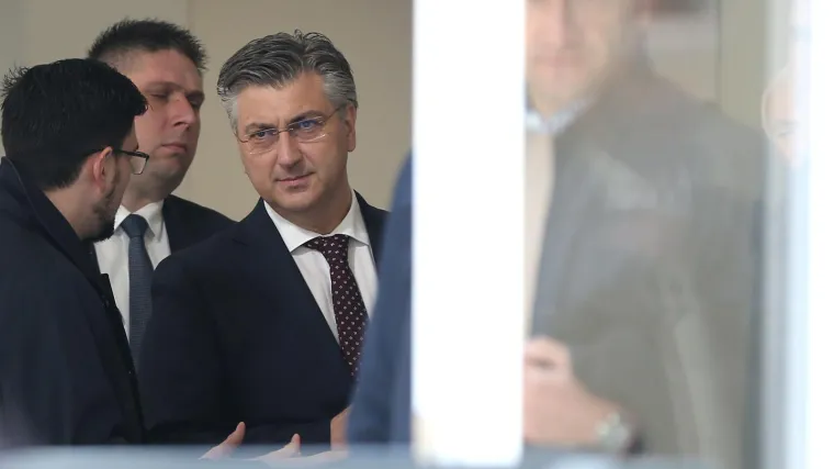 Plenkovića nakon blagdana čekaju teške odluke, a sve je komentirao Milanović: 'Ministri su na teškim drogama'