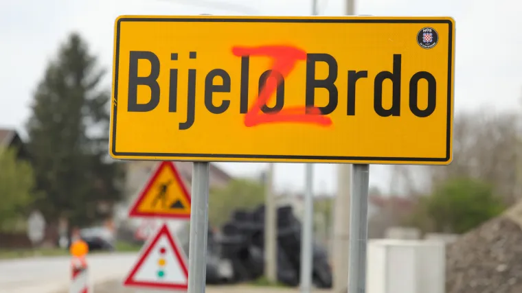 Nepoznati počinitelji na table kod Osijeka ispisali slovo 'Z', simbol koji koristi ruska vojska