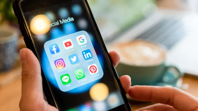 Lažni rođak poslao mu poruku preko interneta da hitno treba bonove od 1700 kuna. Ovaj nasjeo i uplatio ih na benzinskoj