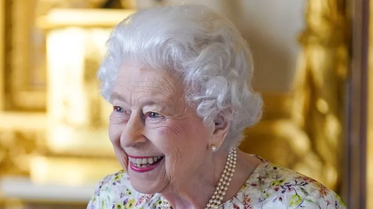 Kraljica Elizabeta danas slavi 96. rođendan: U palači skromno, na ulicama parada