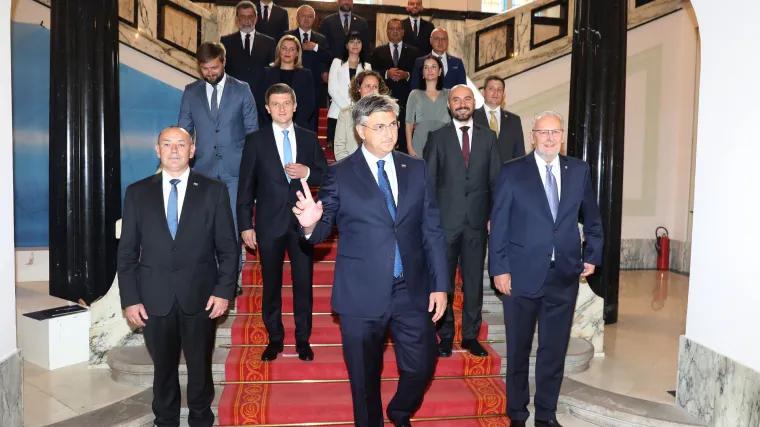 Iz Vlade odlaze samo Aladrović, Ćorić i Milo&scaron;ević? Premijer se zatvorio s najbližim suradnicima i prelomio