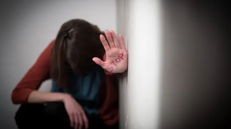 Mu&scaron;karac (60) u Zagorju na parkirali&scaron;tu uhvatio i grlio djevojčicu (13): 'Ima&scaron; li dečka? Dođi u moj stan'. Opirala se