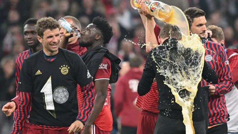 Bayern osigurao deseti uzastopni naslov prvaka, i to na najbolji mogući način