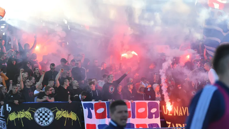 Osam Torcida&scaron;a privedeno nakon utakmice sa Slaven Belupom. Pijani, bez ulaznice, palili bengalke pa 'zaradili' zabranu