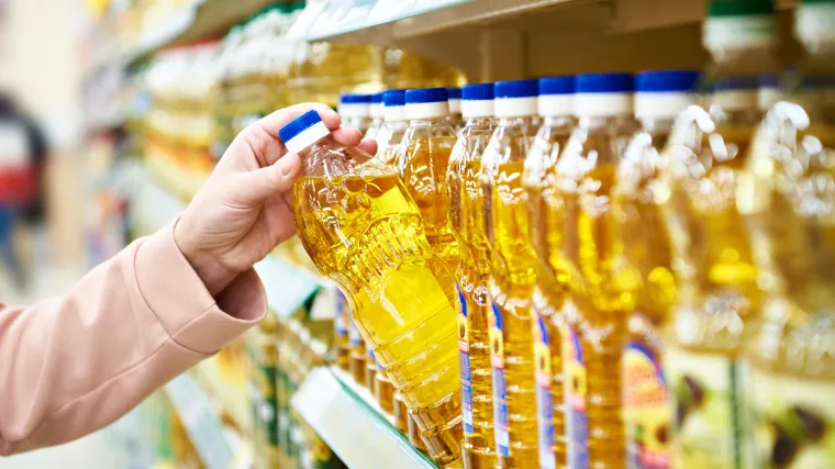 Njemačke trgovine ostale bez suncokretova ulja, cijena litre je i preko 40 kuna!