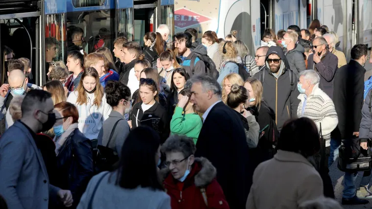 Stožer objavio podatke: 704 nova slučaja zaraze, 11 osoba preminulo