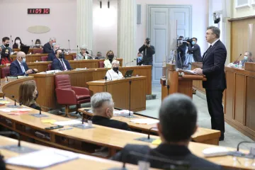 Zekanovićev 'kokain', tange, štikle, jaja: Direkt se prisjetio svega što su zastupnici donijeli u Sabor