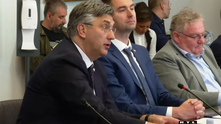 Plenković u 2 sata predstavio čak tri ministra, u žurbi pitao 'kaj bi ti &scaron;tel bit' Tu&scaron;eka: 'Koliko jo&scaron;? &Scaron;est? Uff!'