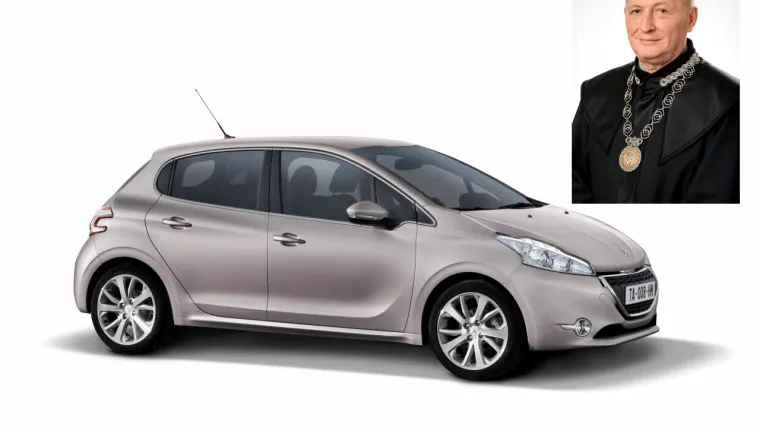 Odlučuju o vitalnim pitanjima, a u garažama 'skrivaju' BMW-e, Mercedese, ali i Pezejce: Osim susjeda, šmrkom peru i Astru