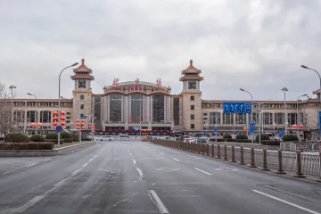 U Pekingu 50-ak pozitivnih dnevno, na snazi teški lockdown: Policija ne pušta ljude iz stanova...